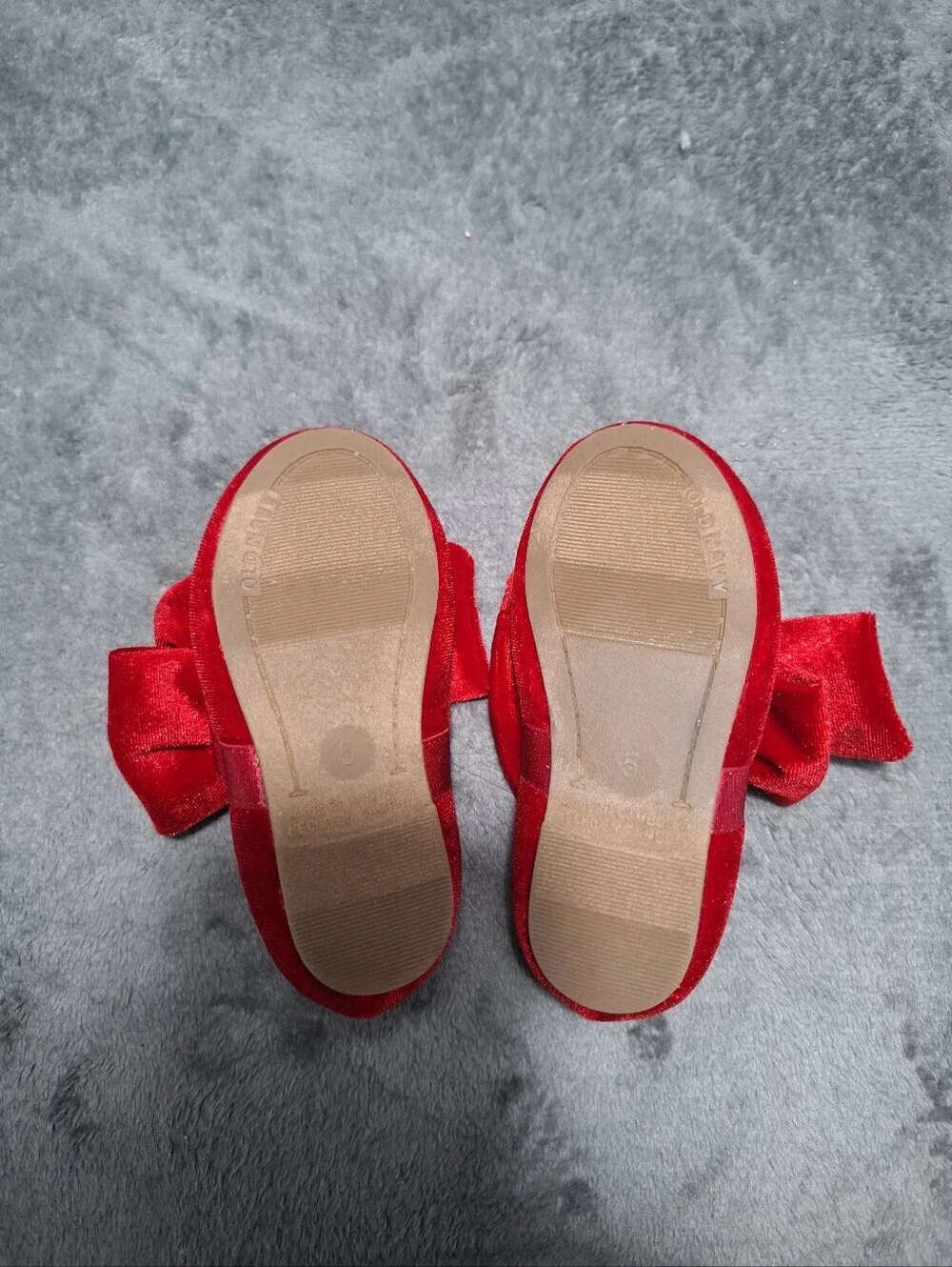 Old Navy Red Velvet Bow Dress Shoes for Gilrs Kids Size 5